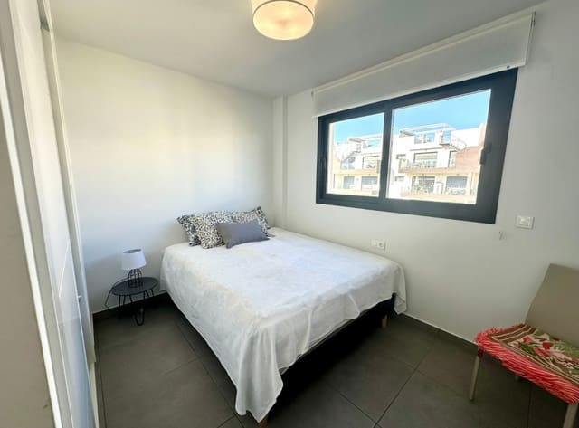 2 soverom Penthouse til salgs i Villamartin, Orihuela med svømmebasseng garasje - € 298 000 (Ref: 9511343)