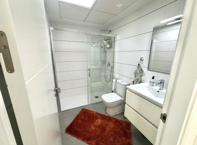 2 soverom Penthouse til salgs i Villamartin, Orihuela med svømmebasseng garasje - € 298 000 (Ref: 9511343)