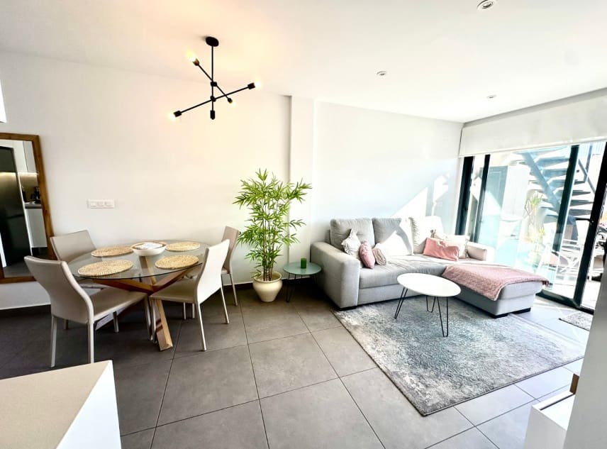 2 soverom Penthouse til salgs i Villamartin med svømmebasseng garasje - € 298 000 (Ref: 9511343)