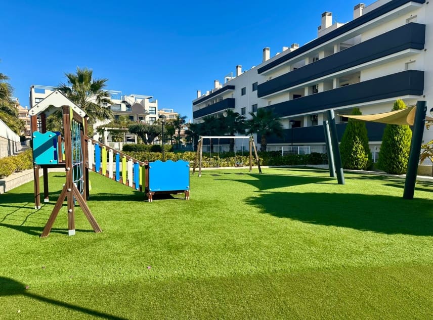 2 soverom Penthouse til salgs i Villamartin med svømmebasseng garasje - € 298 000 (Ref: 9511343)