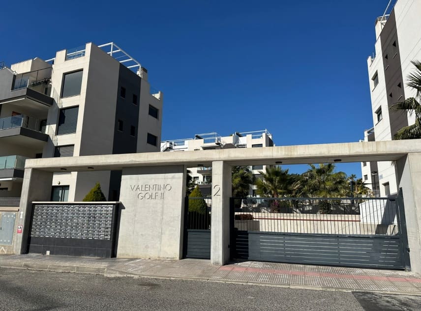 2 soverom Penthouse til salgs i Villamartin med svømmebasseng garasje - € 298 000 (Ref: 9511343)