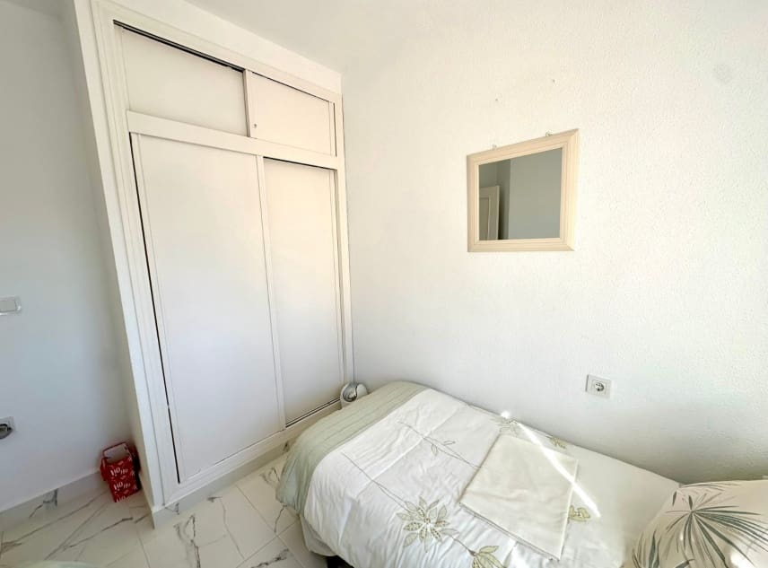 2 sovrum Hus till salu i Torrevieja med pool garage - 165 000 € (Ref: 9606785)