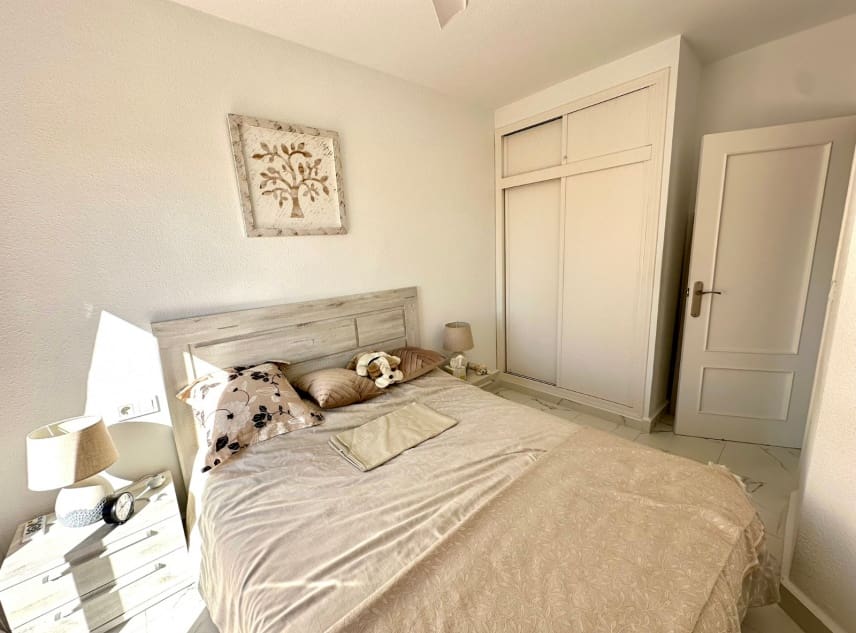 2 sovrum Hus till salu i Torrevieja med pool garage - 165 000 € (Ref: 9606785)