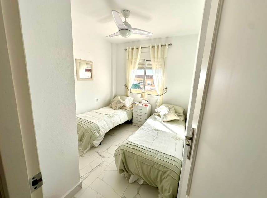 2 sovrum Hus till salu i Torrevieja med pool garage - 165 000 € (Ref: 9606785)