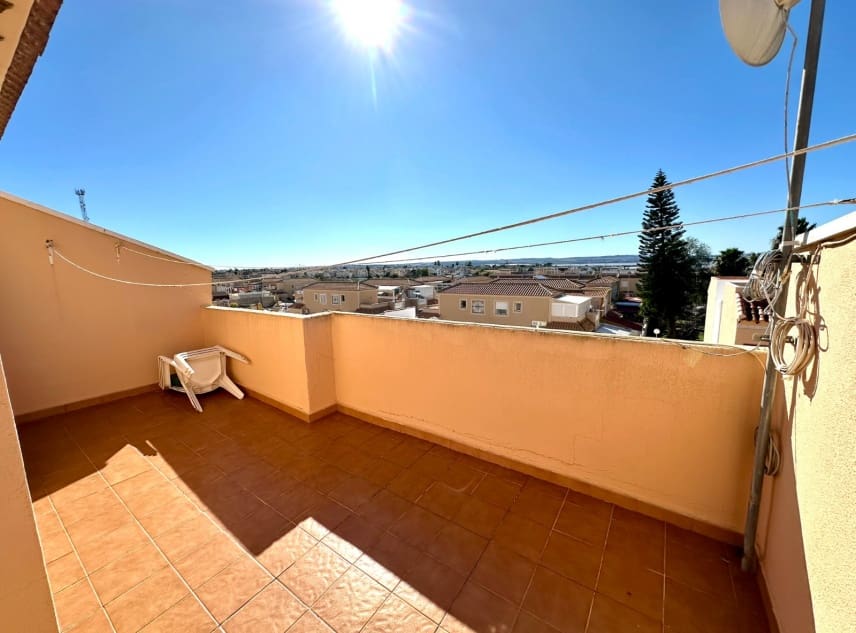 2 sovrum Hus till salu i Torrevieja med pool garage - 165 000 € (Ref: 9606785)