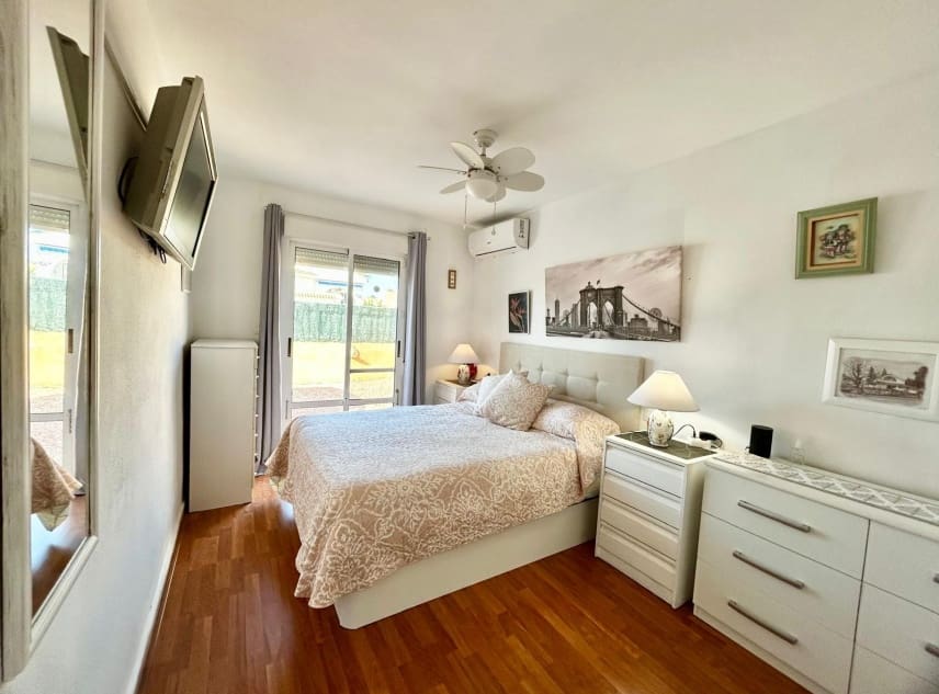 2 soveværelse Villa til salg i La Siesta med garage - € 215.000 (Ref: 9618200)