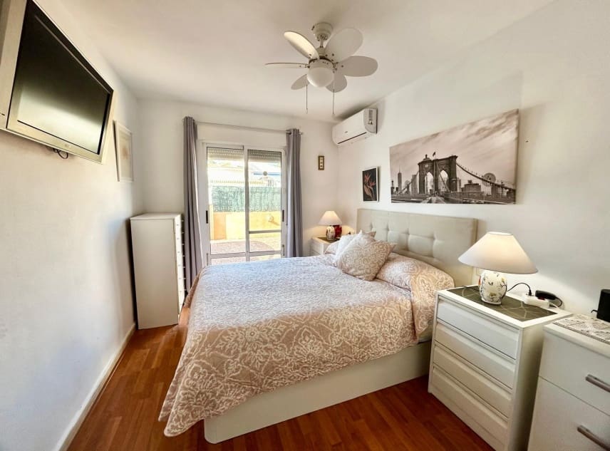 2 soveværelse Villa til salg i La Siesta med garage - € 215.000 (Ref: 9618200)