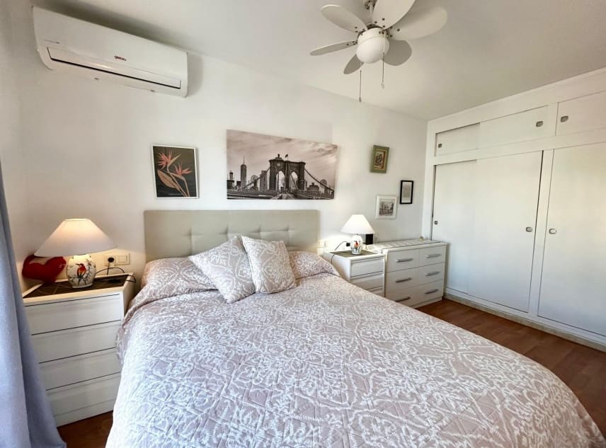 2 soveværelse Villa til salg i La Siesta med garage - € 215.000 (Ref: 9618200)