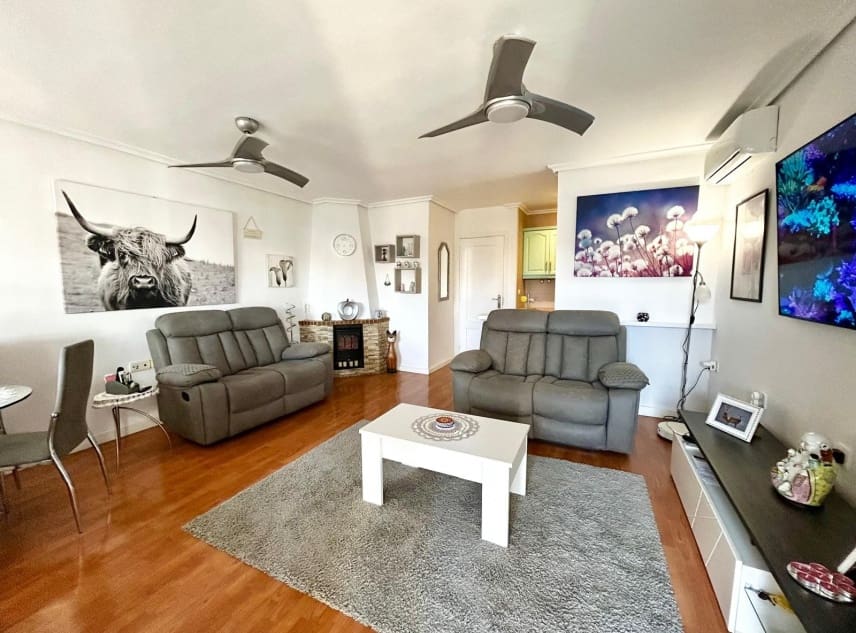 2 soveværelse Villa til salg i La Siesta med garage - € 215.000 (Ref: 9618200)