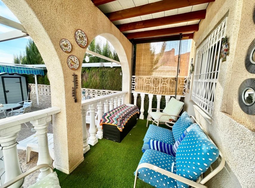 2 soveværelse Villa til salg i La Siesta med garage - € 215.000 (Ref: 9618200)