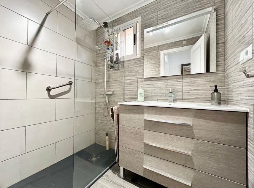 2 soveværelse Villa til salg i La Siesta med garage - € 215.000 (Ref: 9618200)