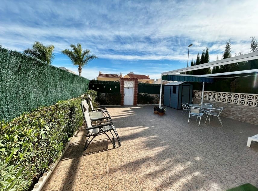 2 soveværelse Villa til salg i La Siesta med garage - € 215.000 (Ref: 9618200)