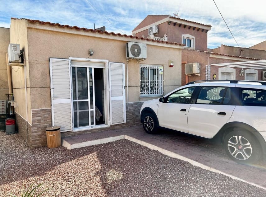 2 soveværelse Villa til salg i La Siesta med garage - € 215.000 (Ref: 9618200)