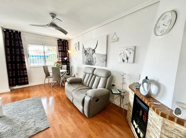 2 soveværelse Villa til salg i La Siesta, Torrevieja med garage - € 215.000 (Ref: 9618200)