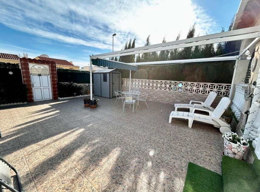 2 soveværelse Villa til salg i La Siesta med garage - € 215.000 (Ref: 9618200)