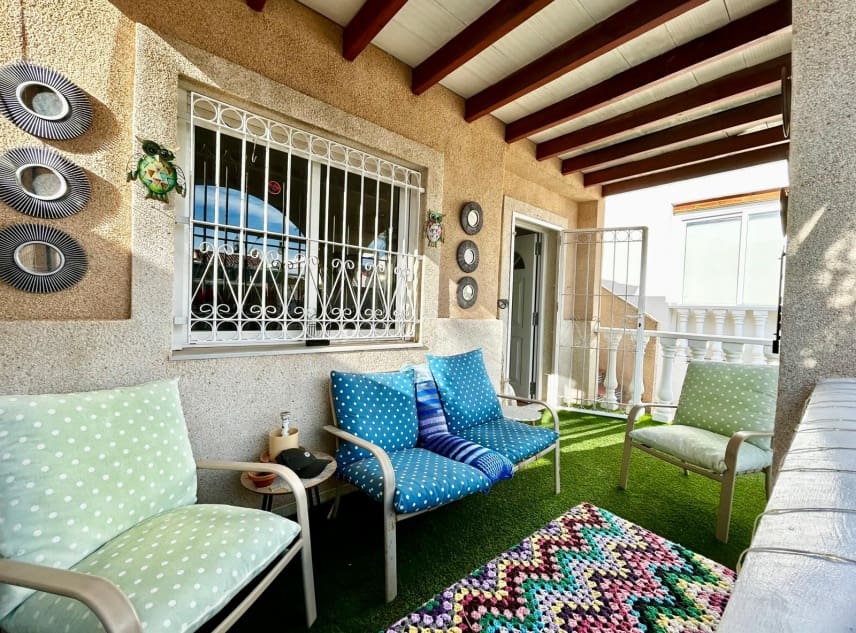 2 soveværelse Villa til salg i La Siesta med garage - € 215.000 (Ref: 9618200)