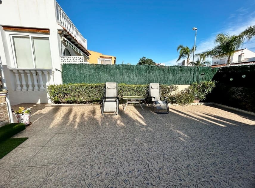 2 soveværelse Villa til salg i La Siesta med garage - € 215.000 (Ref: 9618200)