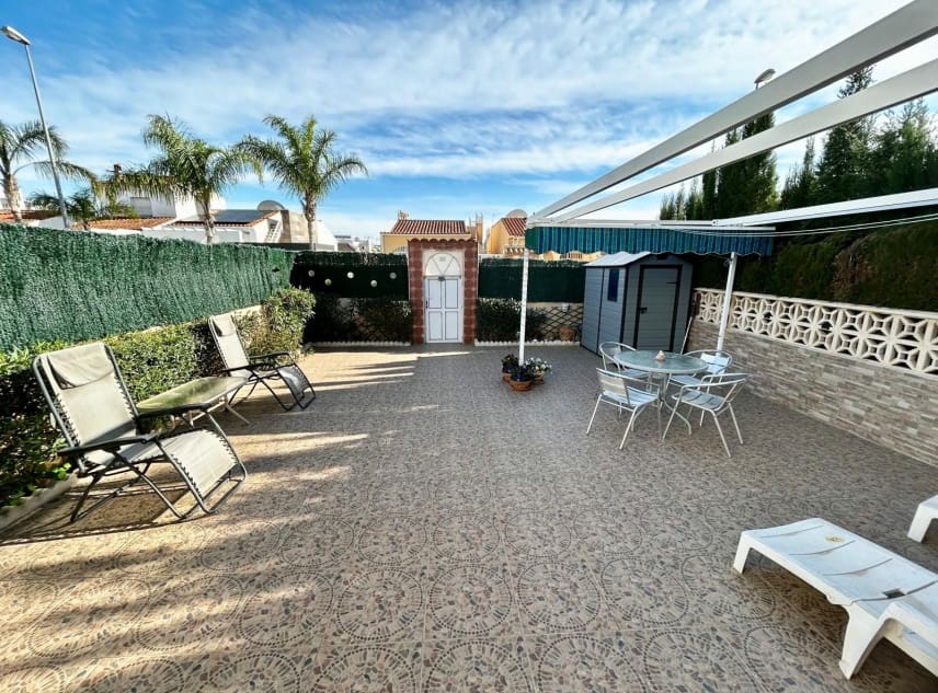 2 soveværelse Villa til salg i La Siesta med garage - € 215.000 (Ref: 9618200)