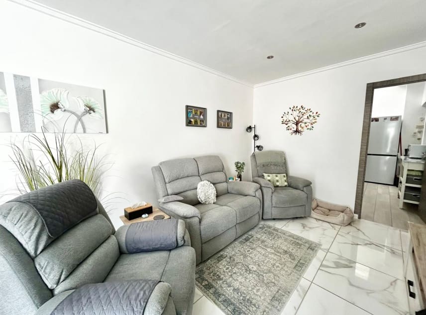 Casa de 3 habitaciones en La Siesta en venta - 155.000 € (Ref: 9672411)