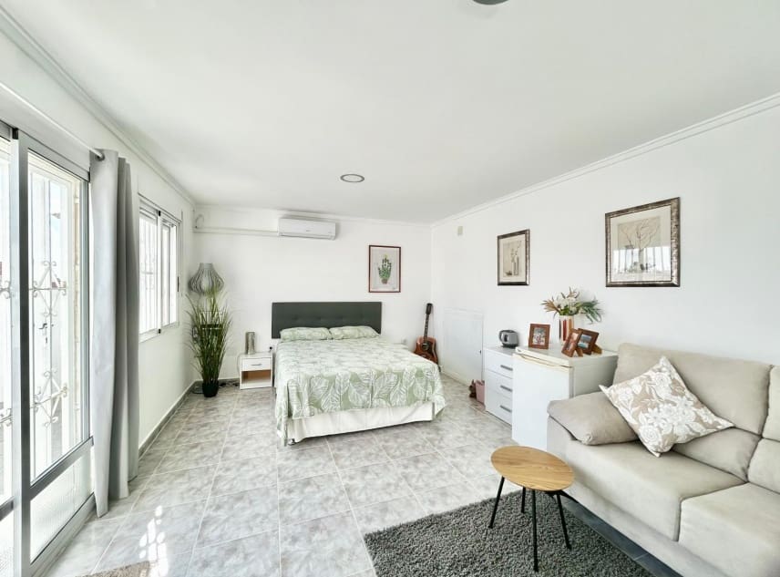 Casa de 3 habitaciones en La Siesta en venta - 155.000 € (Ref: 9672411)