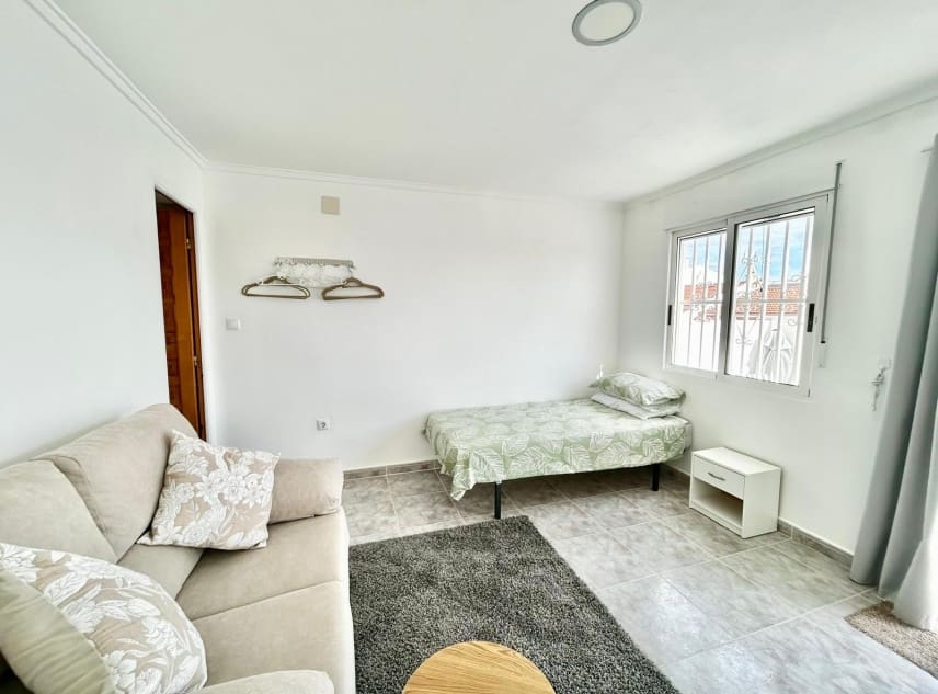 Casa de 3 habitaciones en La Siesta en venta - 155.000 € (Ref: 9672411)