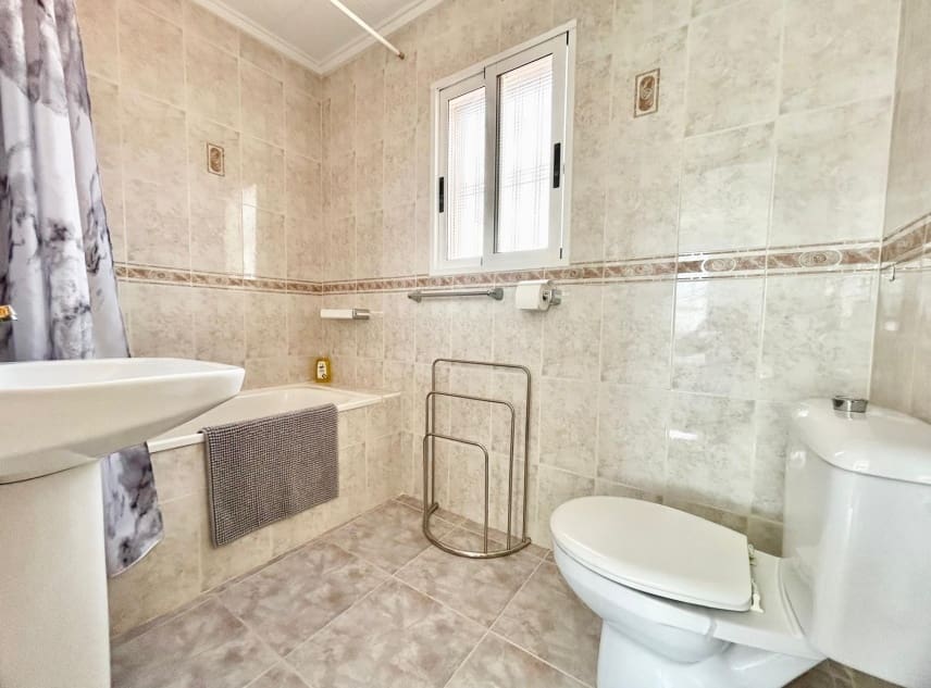 Casa de 3 habitaciones en La Siesta en venta - 155.000 € (Ref: 9672411)