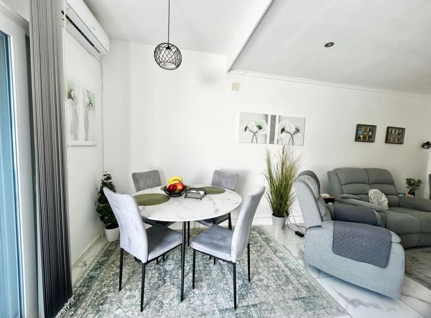 Casa de 3 habitaciones en La Siesta en venta - 155.000 € (Ref: 9672411)