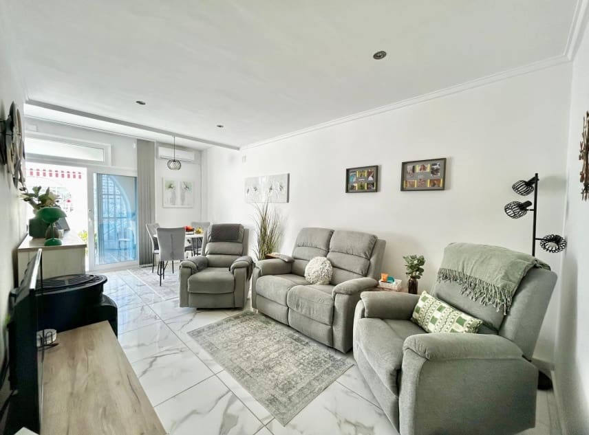 Casa de 3 habitaciones en La Siesta en venta - 155.000 € (Ref: 9672411)