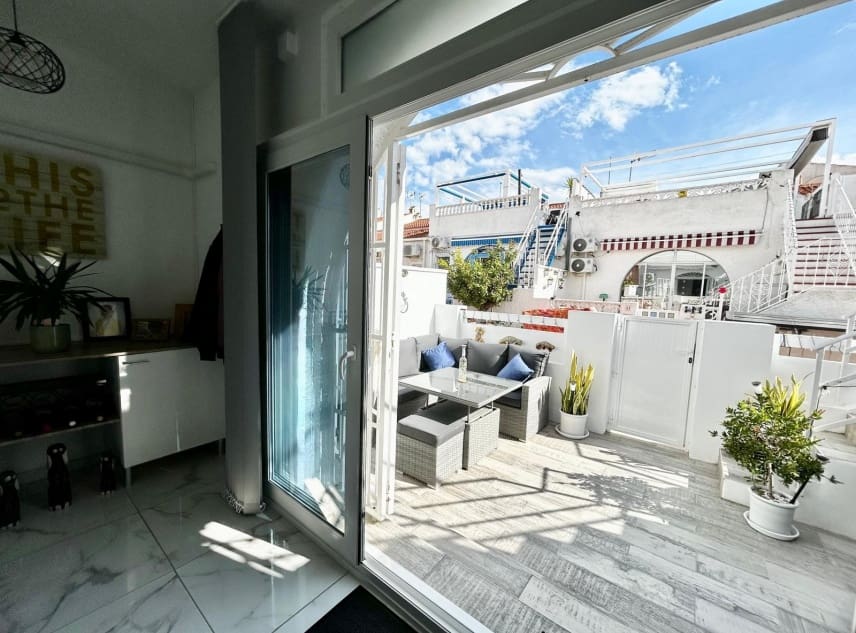 Casa de 3 habitaciones en La Siesta en venta - 155.000 € (Ref: 9672411)