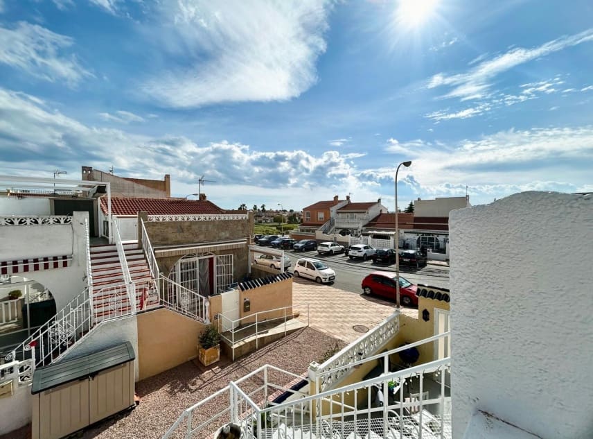 Casa de 3 habitaciones en La Siesta en venta - 155.000 € (Ref: 9672411)