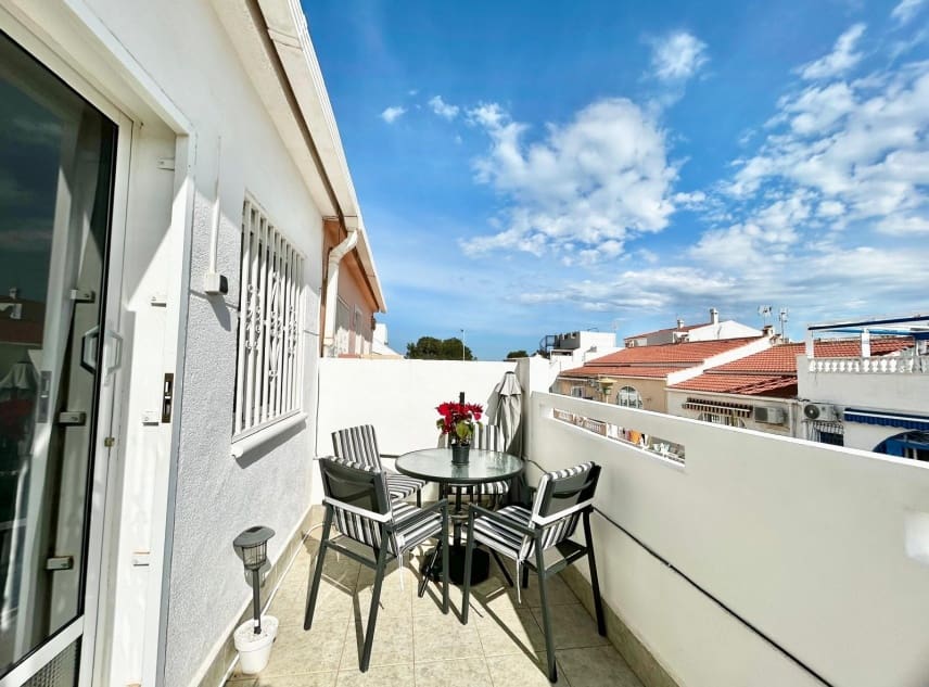 Casa de 3 habitaciones en La Siesta en venta - 155.000 € (Ref: 9672411)