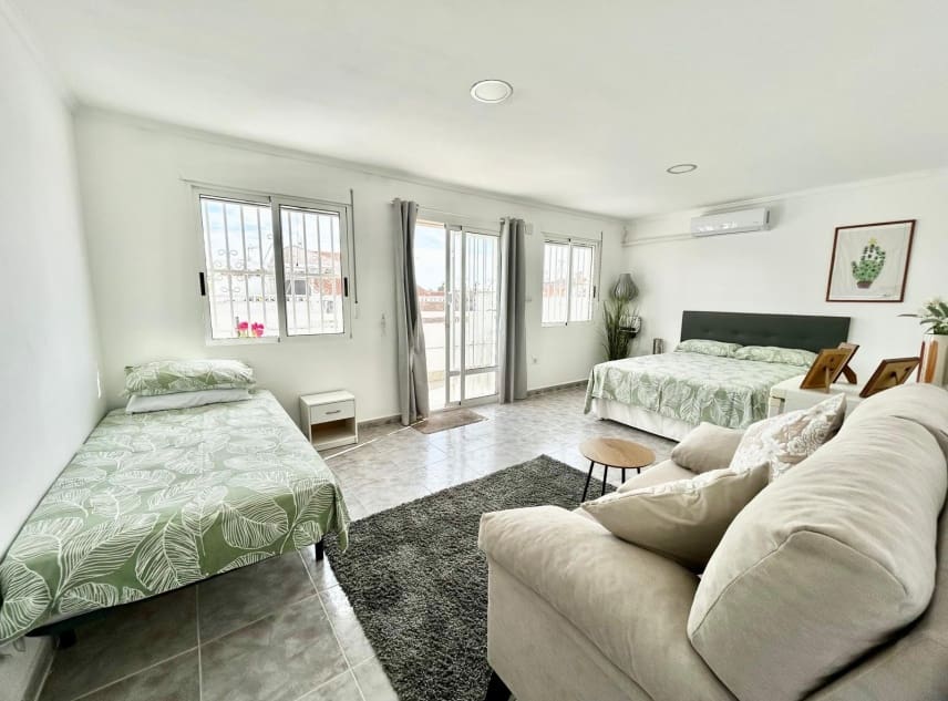 Casa de 3 habitaciones en La Siesta en venta - 155.000 € (Ref: 9672411)