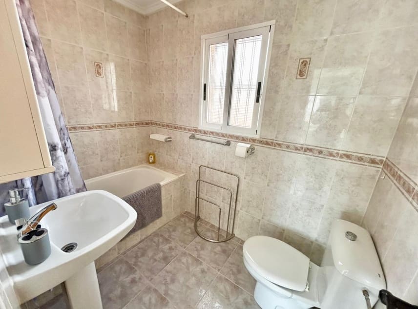 Casa de 3 habitaciones en La Siesta en venta - 155.000 € (Ref: 9672411)