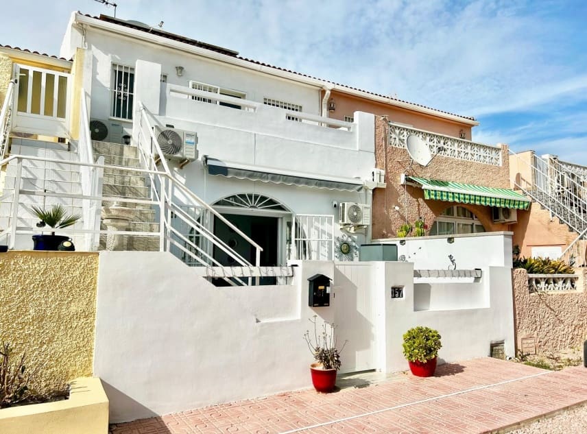 Casa de 3 habitaciones en La Siesta en venta - 155.000 € (Ref: 9672411)