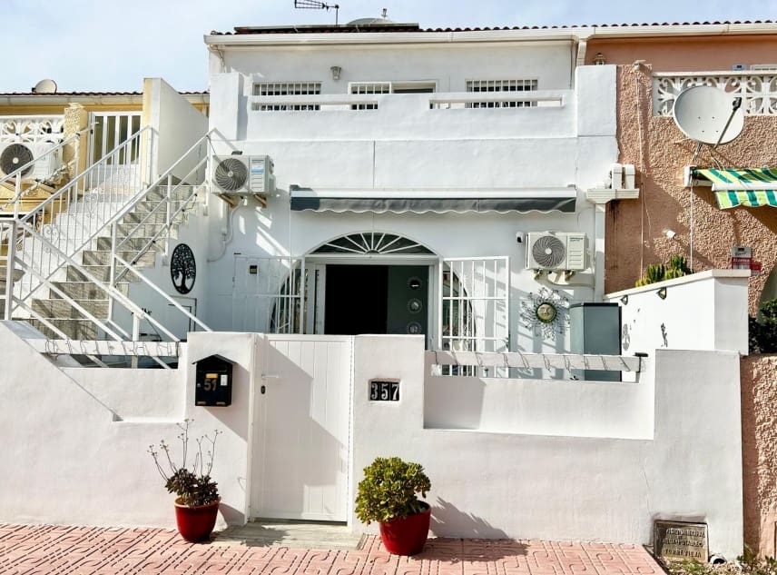 Casa de 3 habitaciones en La Siesta en venta - 155.000 € (Ref: 9672411)