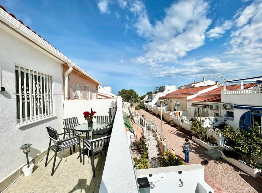 Casa de 3 habitaciones en La Siesta en venta - 155.000 € (Ref: 9672411)