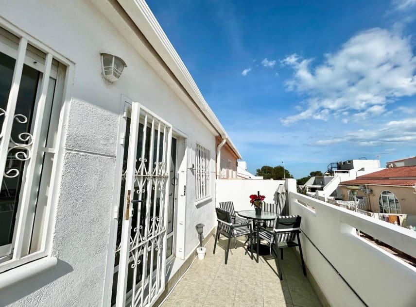 Casa de 3 habitaciones en La Siesta en venta - 155.000 € (Ref: 9672411)