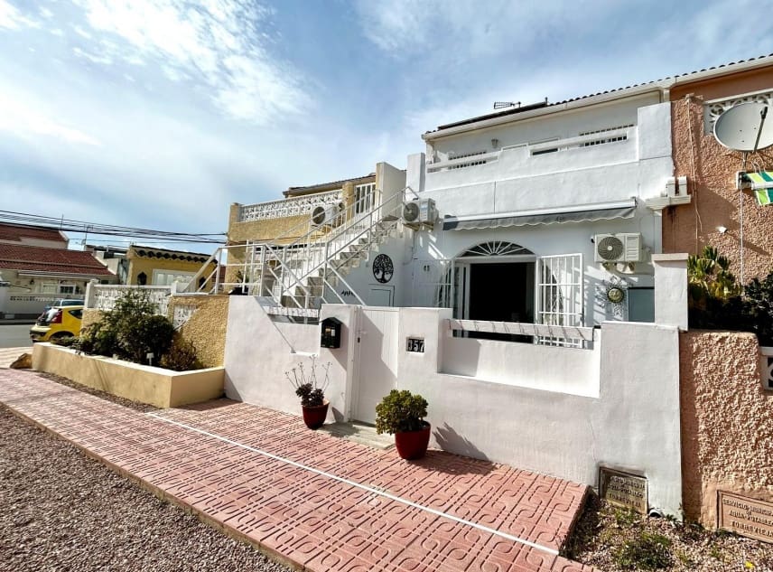 Casa de 3 habitaciones en La Siesta en venta - 155.000 € (Ref: 9672411)