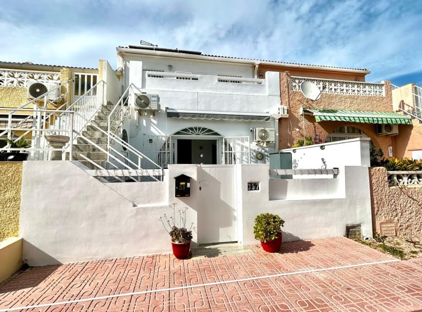 Casa de 3 habitaciones en La Siesta en venta - 155.000 € (Ref: 9672411)