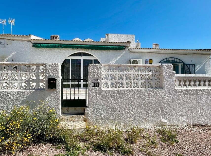 3 bedroom Bungalow for sale in La Siesta - € 112,000 (Ref: 9716575)