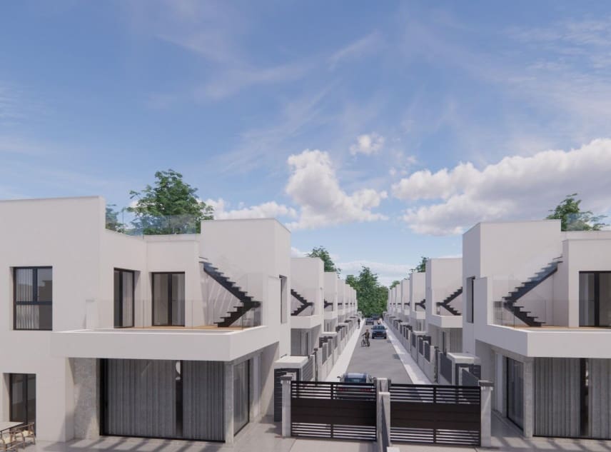 Chalet de 4 habitaciones en Los Montesinos en venta con piscina garaje - 460.000 € (Ref: 9720651)