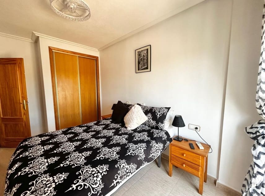 2 soverom Hus til salgs i Torrevieja med svømmebasseng - € 139 000 (Ref: 9737044)