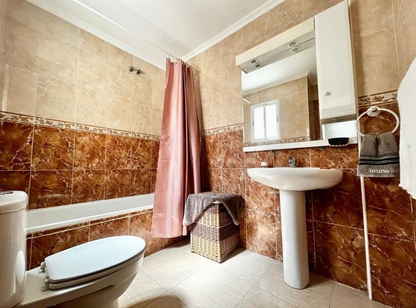 2 soverom Hus til salgs i Torrevieja med svømmebasseng - € 139 000 (Ref: 9737044)