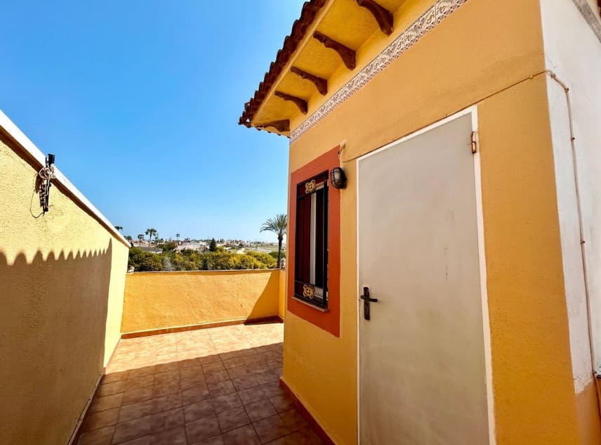 2 soverom Hus til salgs i Torrevieja med svømmebasseng - € 139 000 (Ref: 9737044)