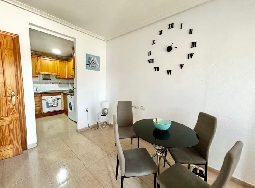 2 soverom Hus til salgs i Torrevieja med svømmebasseng - € 139 000 (Ref: 9737044)