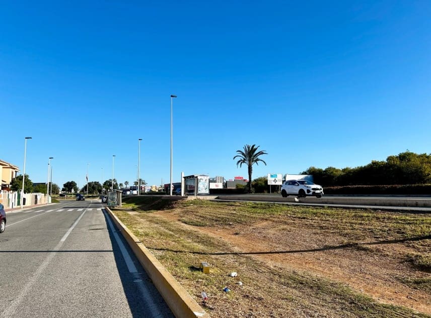 2 soverom Hus til salgs i Torrevieja med svømmebasseng - € 139 000 (Ref: 9737044)