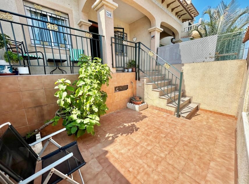 2 soverom Hus til salgs i Torrevieja med svømmebasseng - € 139 000 (Ref: 9737044)