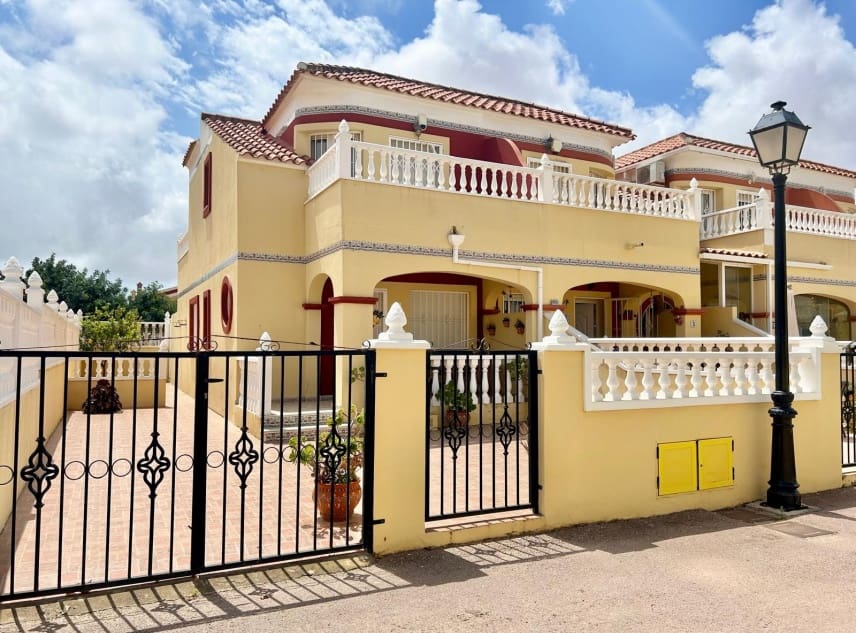 3 bedroom Villa for sale in La Torreta with pool garage - € 179,950 (Ref: 9823488)