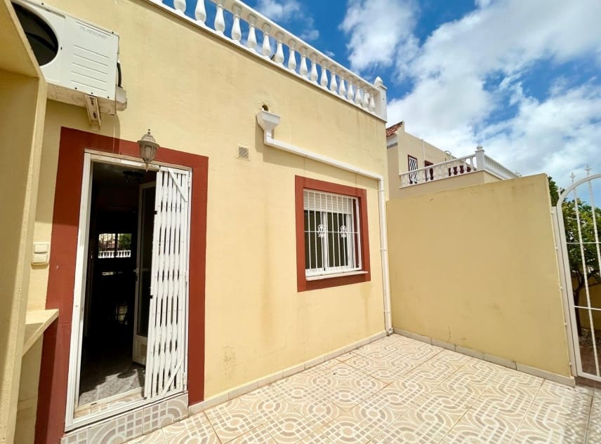 3 bedroom Villa for sale in La Torreta with pool garage - € 179,950 (Ref: 9823488)