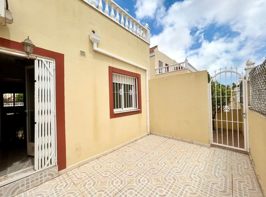 3 bedroom Villa for sale in La Torreta with pool garage - € 179,950 (Ref: 9823488)